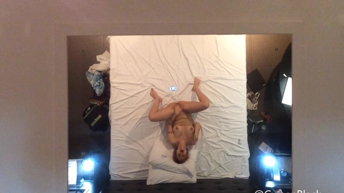 Gweenblack Masturbating Ceiling View