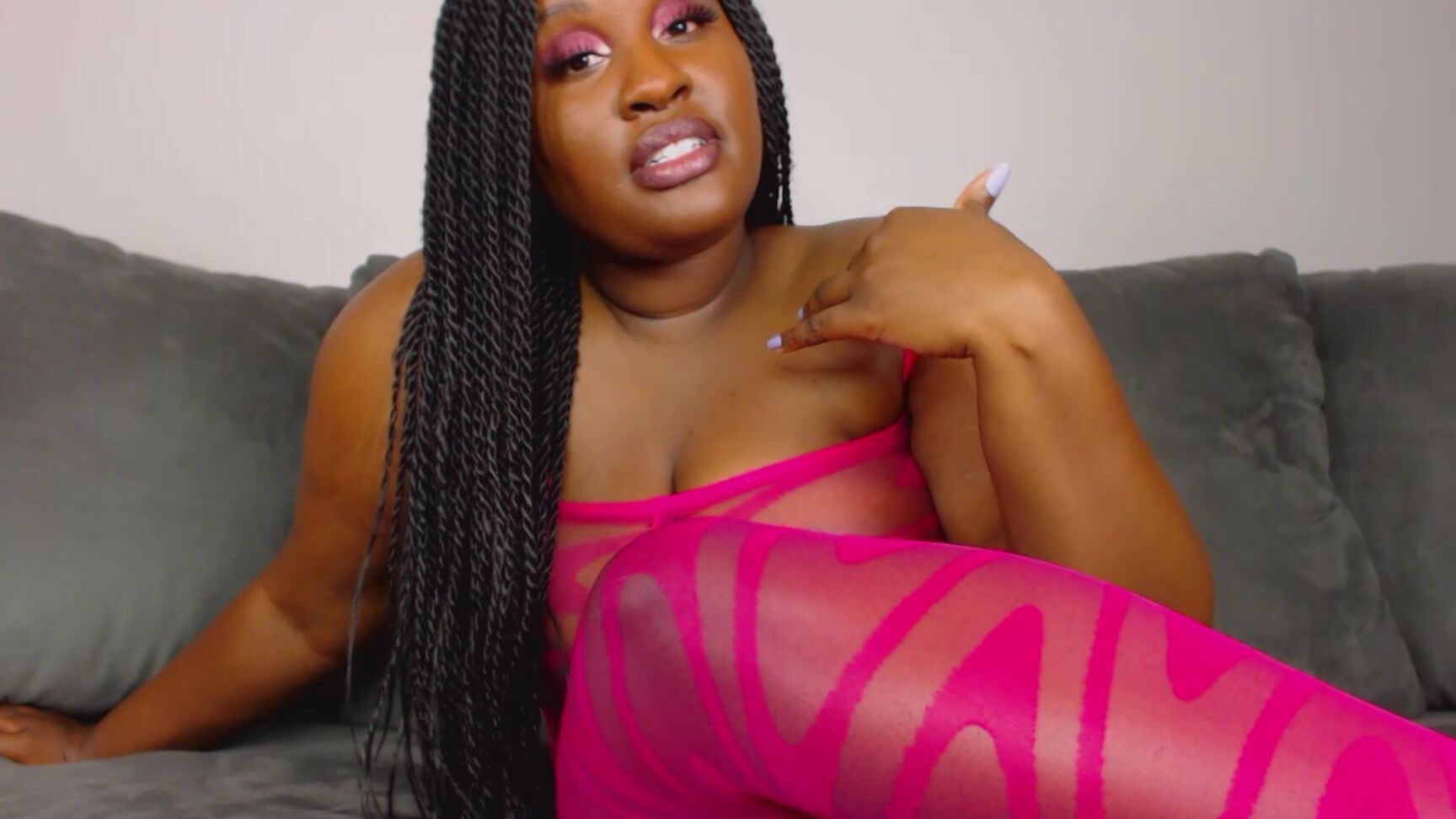 "UnfriendlyBlckHottie" ebony goddess, goddess worship, love addiction, mind fuck, sensual domination Black Hottie Addict manyvids