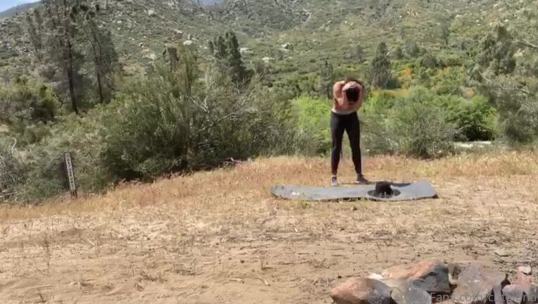 Cutelunastar I Love Doing Yoga Outside In Nature Cum Get Fit With Me