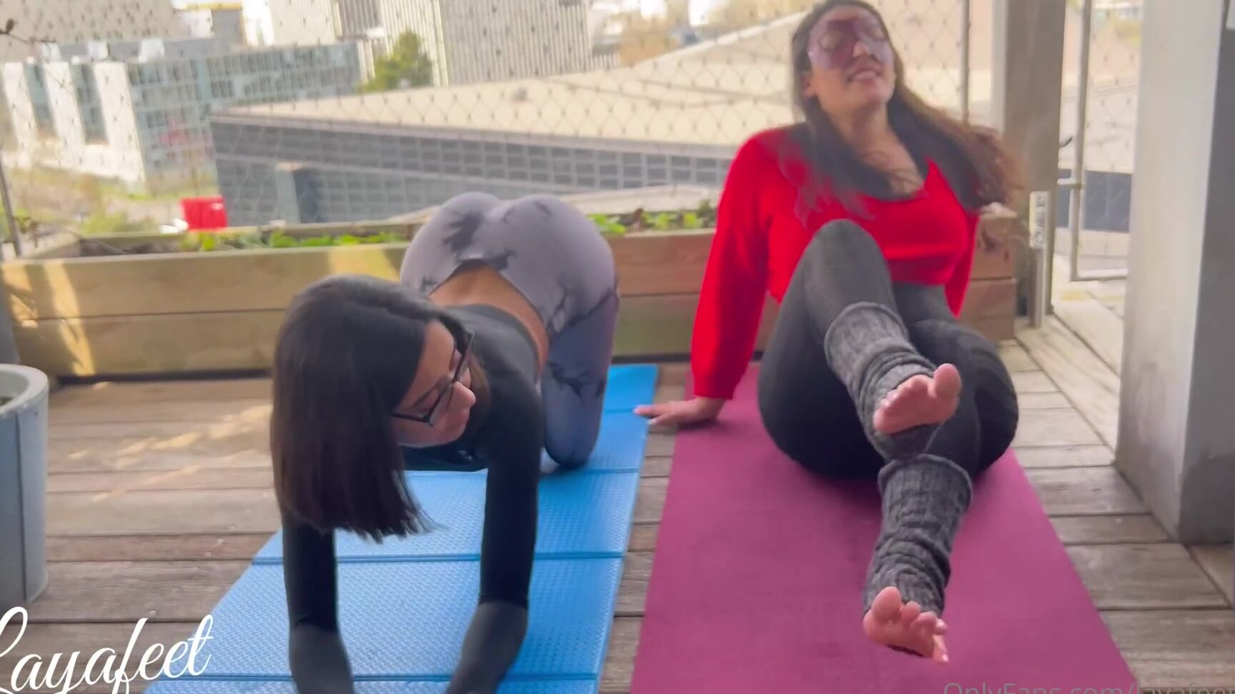 Layafeetparis A Yoga Class That Got Out Of Hand Un Cours De Yoga Qui