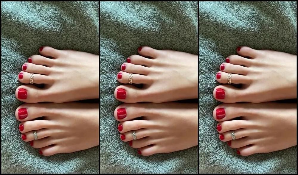 Brooke Jones Nicknamed Myposedtoesvip Onlyfans A Little Holiday Special 8