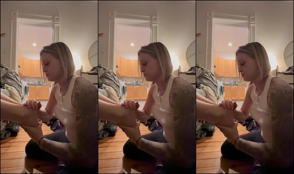 Laineexjade 3124560422 12 14 2023 And For Our Feet Worshippers Out There Here Is The Ending Of The Body Worshipping Massage