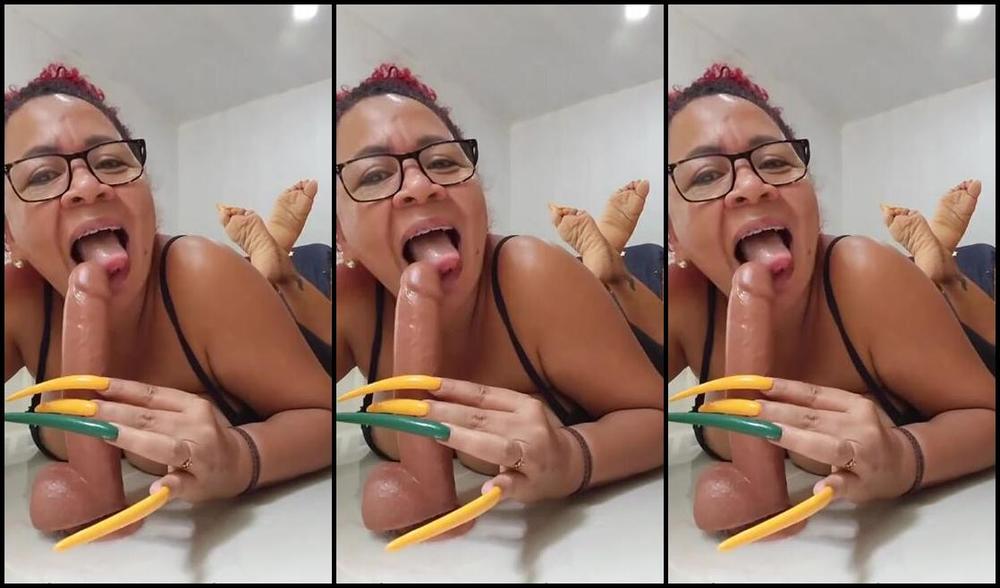 Meryann Aka Solesqueenrd Onlyfans I Would Eat You This Way If You Were My Snack While You Wach My Wrinkles Soles More Messy Post