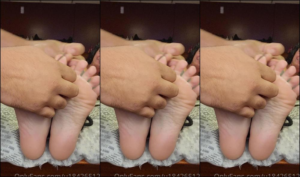 u184265127-18-11-2021-2277720862-light-blue-toes-tied