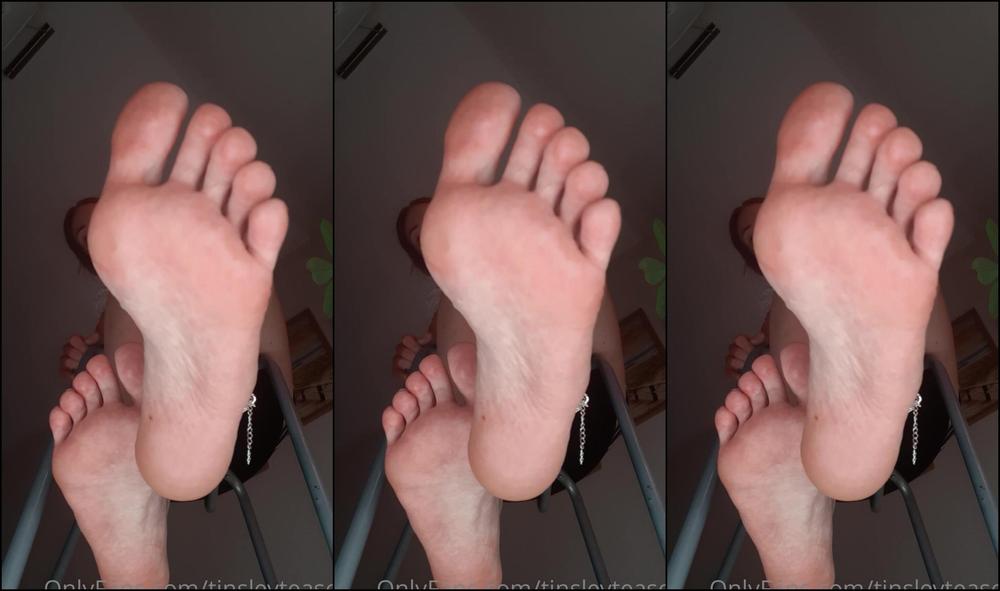 Tinsleyteaser Who Wants To Be A Tiny Guy Under My Powerful Feet Giantess Content Mins
