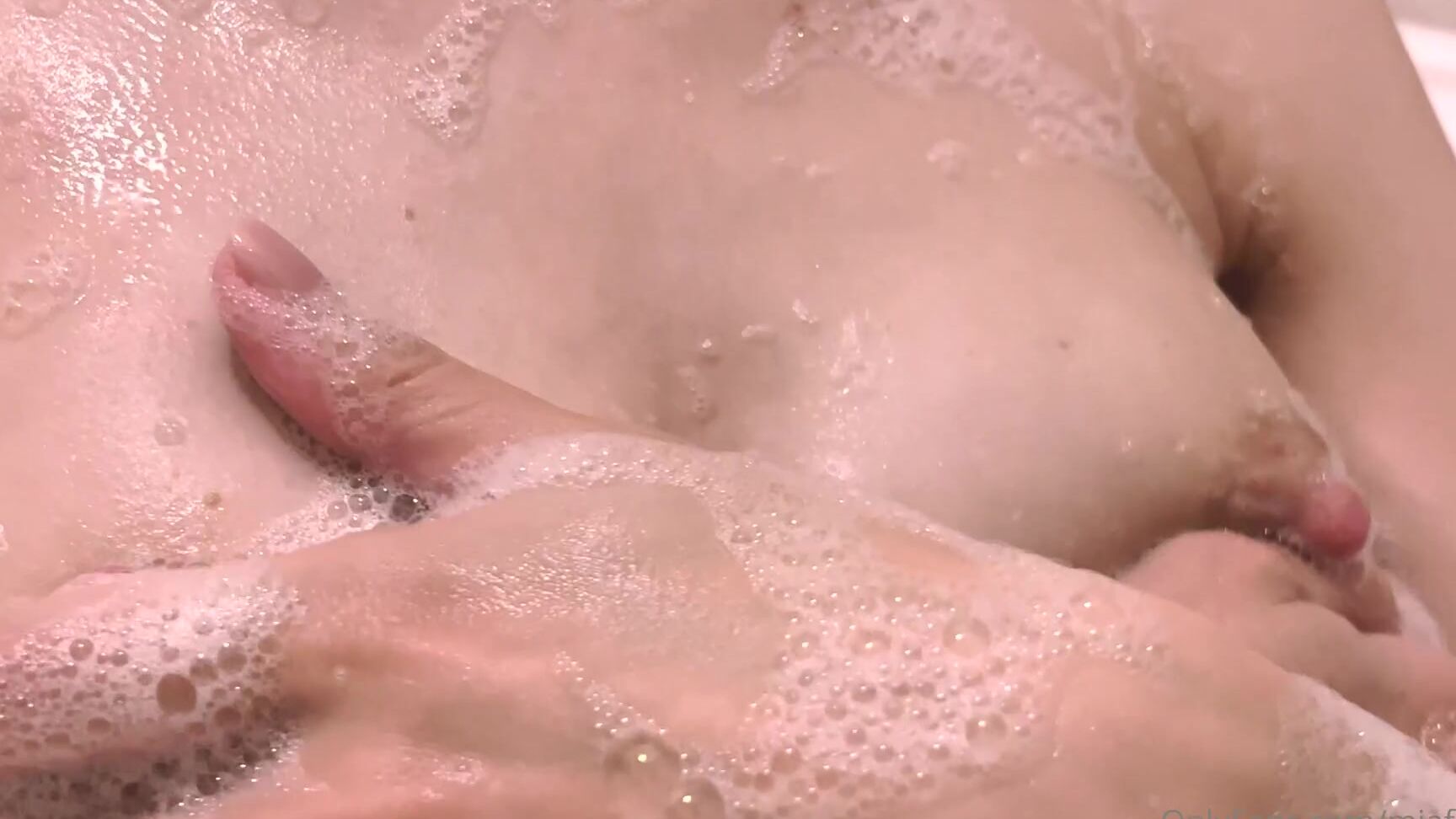 Miafoster Playing With My Tits In Bath Enjoy