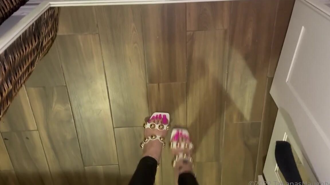 Tatianasnaughtytoes Nicknamed Tatianasnaughtytoes Onlyfans Что Все Делают На Праздники W