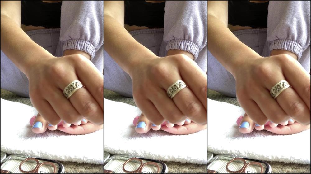 Lush Fern So I Painted My Nails Here S A Vid For Those Who Enjoy Watching Ladies Glow Up The