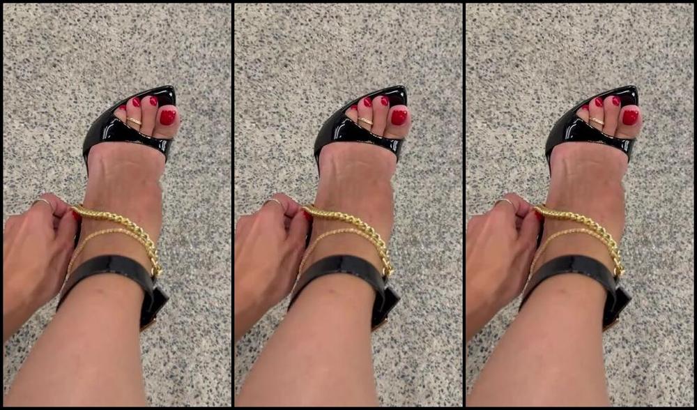 Heels Of Mine Nicknamed Heelsofmine 09 11 2023 Onlyfans Video Little Bit More Teasing In Public