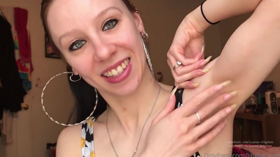 Lalalaura Nicknamed Lauras Kingdom 12 06 2021 Onlyfans Video Madis Tickle Show Madi Is Back In This Video She Uses Her Long Sharp Natural Nails