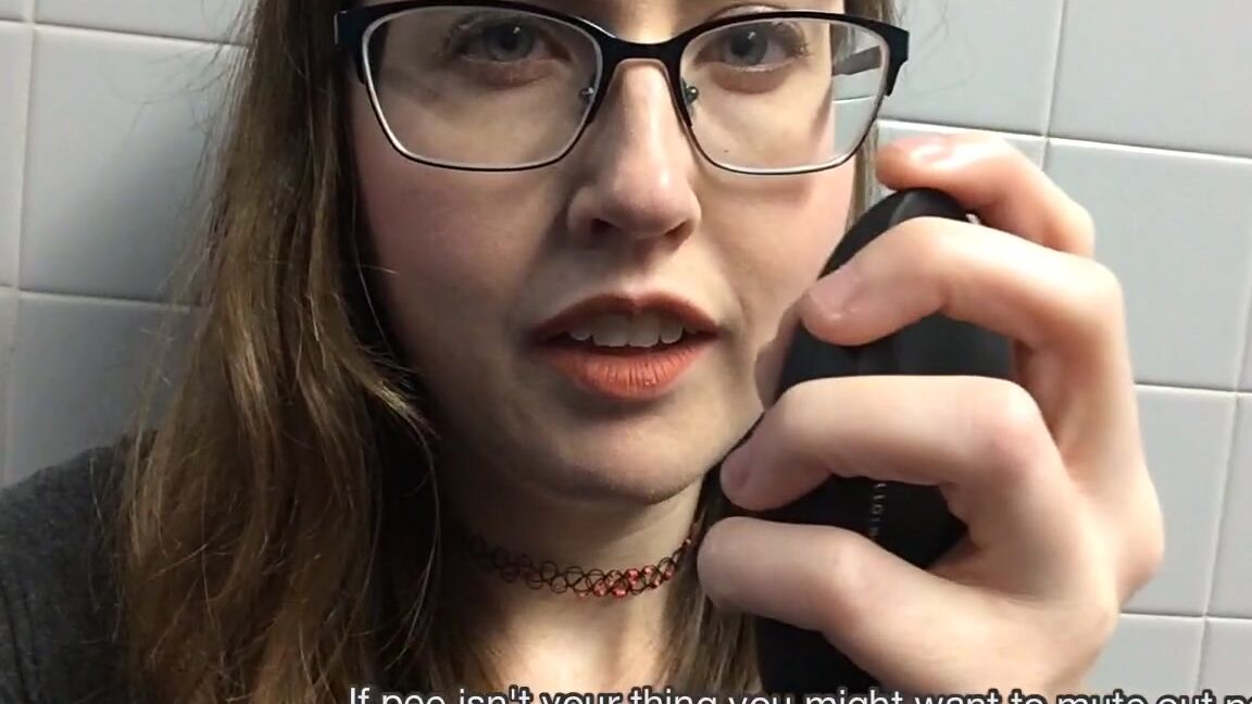"happylilcamgirl" eyecontact, eyeglasses, publictoilet, strangers, vibrator Ohmibod Walk At The Airport manyvids