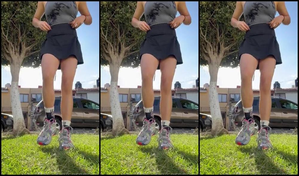 Maggiesita Aka Cocopafeet Onlyfans Video Quitndome Los Tenis En El Pasto