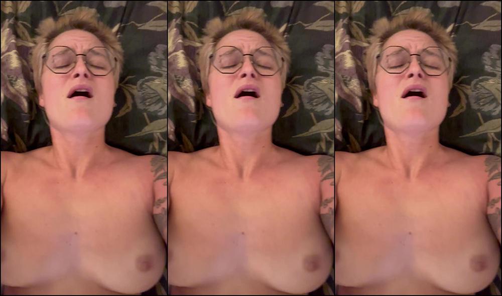 Lilylux9 3218291547 03 04 2024 Watch Me Cum No Hands I May Have Gotten A Lil Help