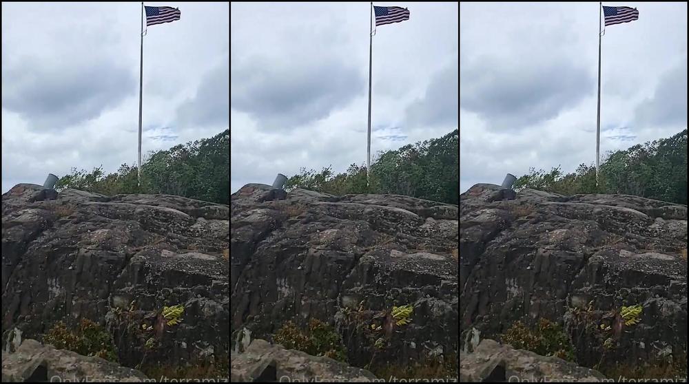 Terramizu Exploring Craig Castle With Queengialove