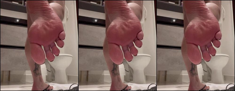 Grazigoddess I Just Finished Recording Come Suck This Big Delicious Feet Acabei De Gravar Vem Chupar