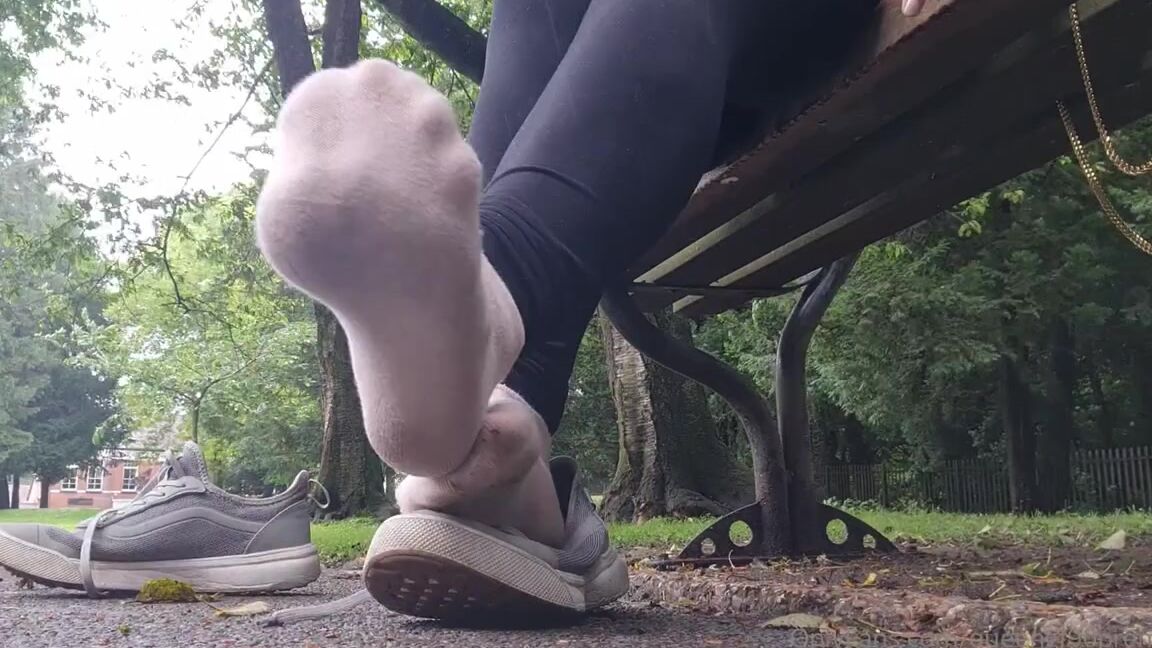 The Foot Queen Of England Aka Queengf90Premium Onlyfans Video 30