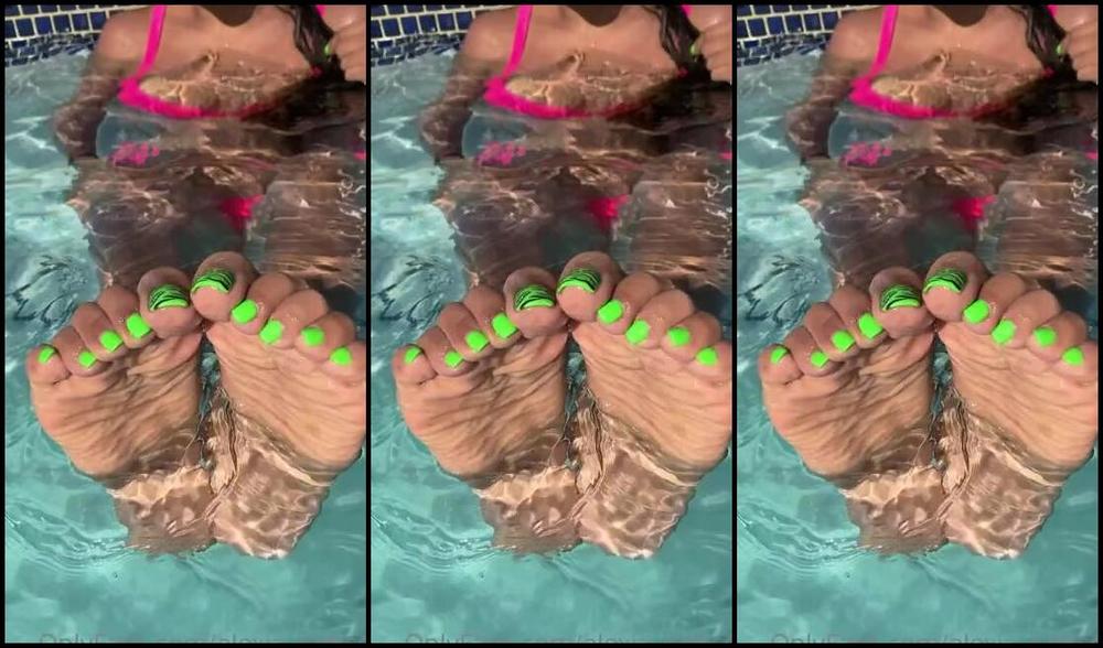 Alexia Ramsey Onlyfans We Could Not Shake This Couple In The Jacuzzi So We Shot With Them There Did A Few Nasty Things Thi