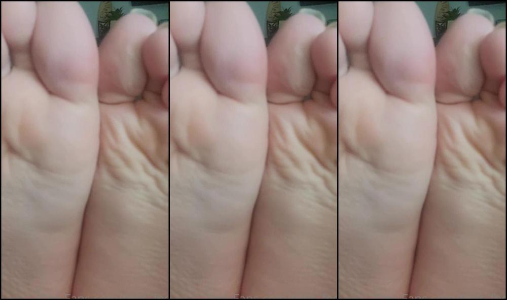 Trins Feet Foot Smell Therapy Green Light Red Light How Fun Right