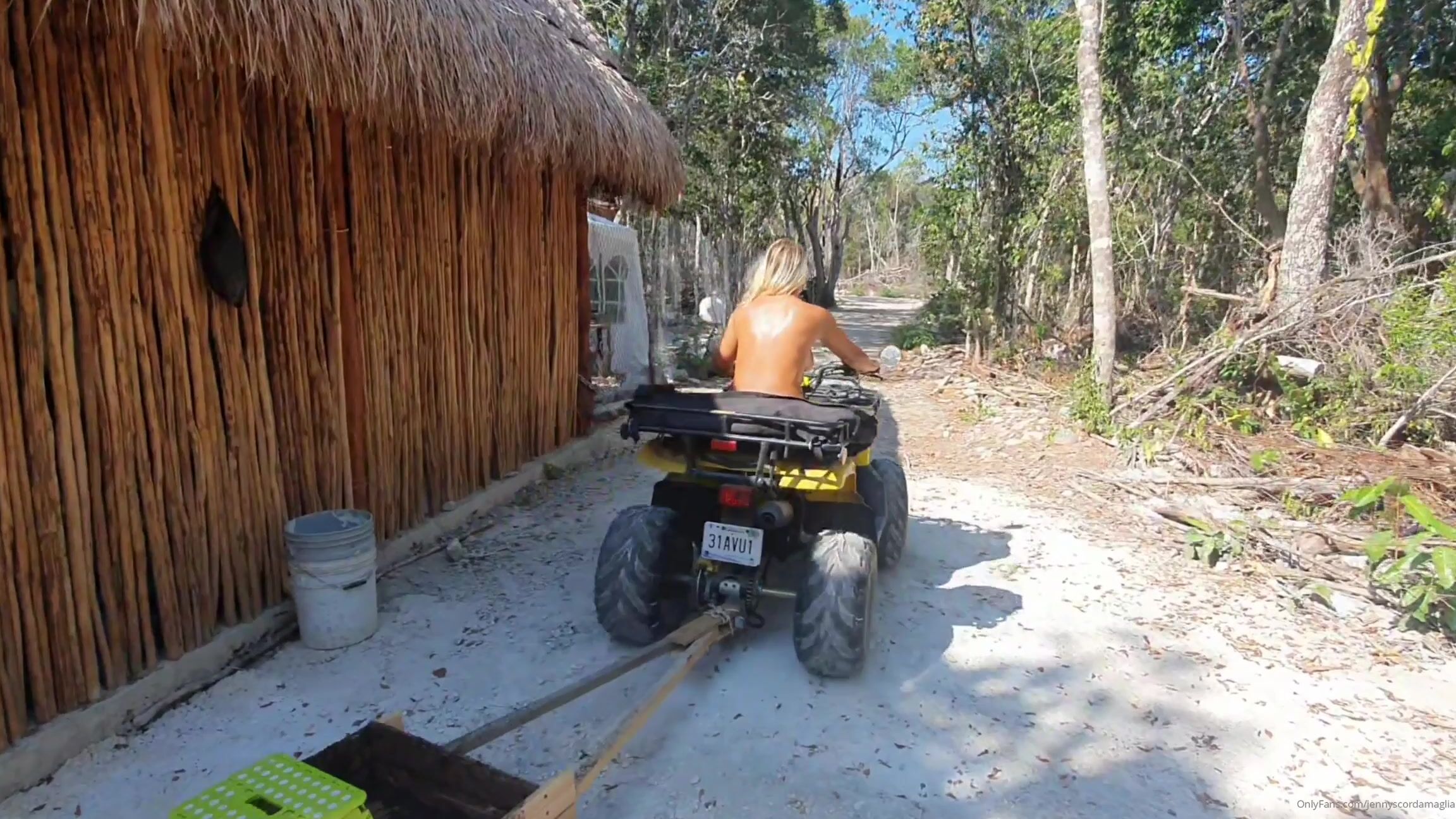 Jennyscordamaglia Life In The Jungle Feels So Free Lol