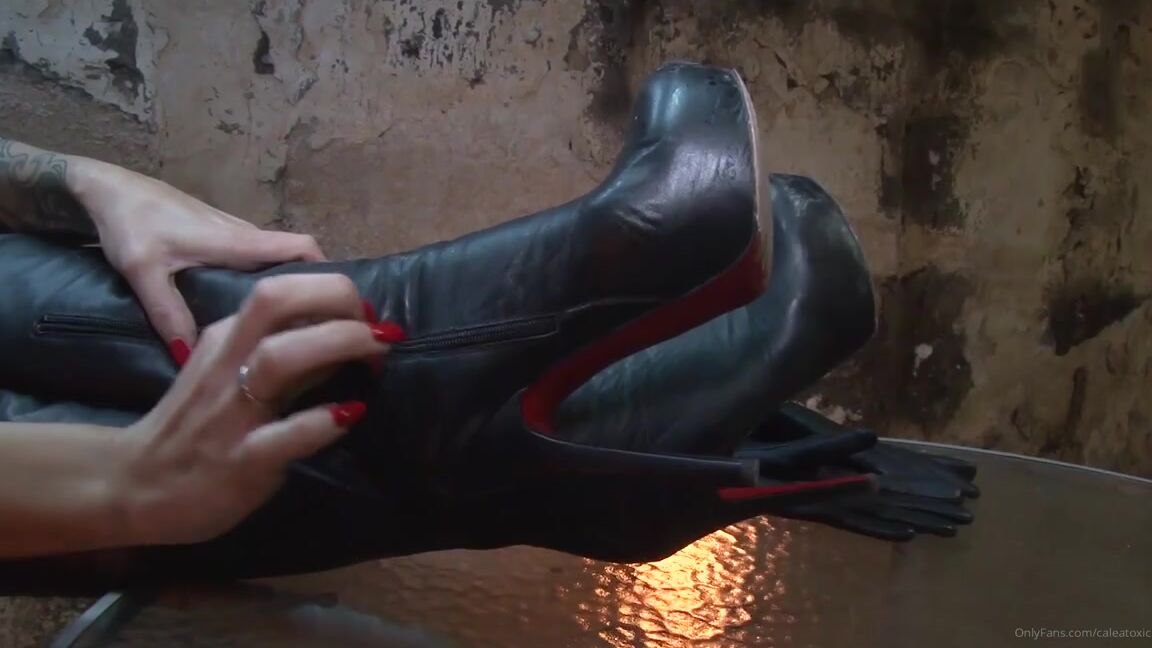 Calea Toxic Nicknamed Caleatoxic Onlyfans Nylons Boots And Filing Fingernails Enjoy My New Teaser Clip
