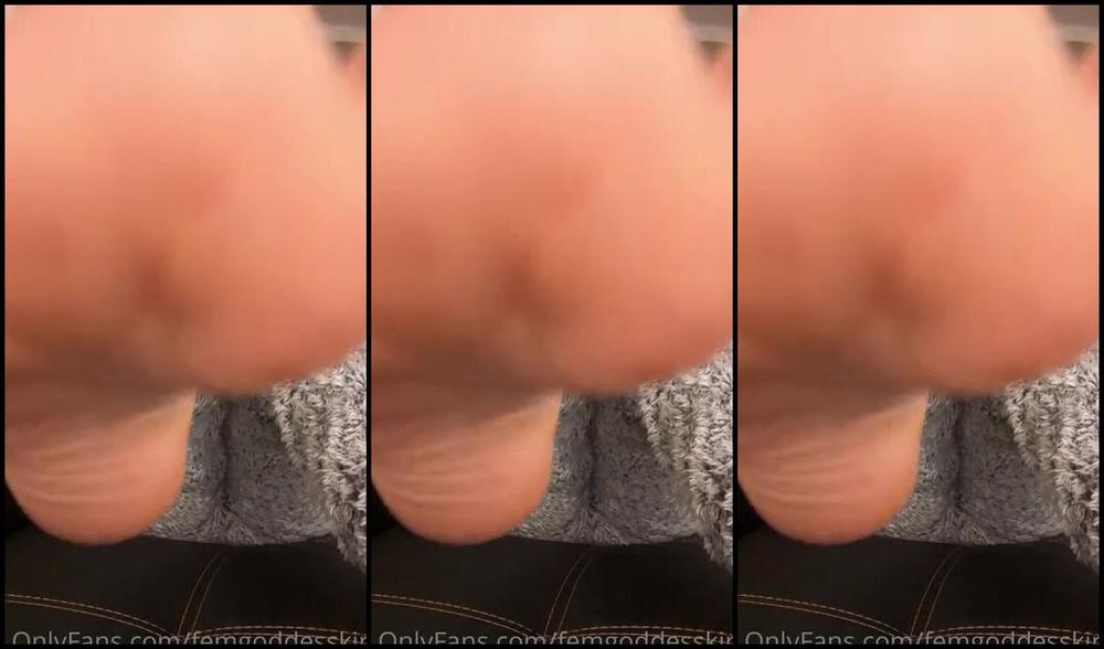Femgoddesskira Onlyfans Clean My Feet So That They Shine 7