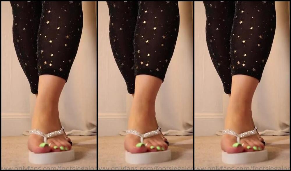 Footsiegalore Onlyfans Couldn T Decide What Colour To Wear To Obie That Is You Favourite 1 W