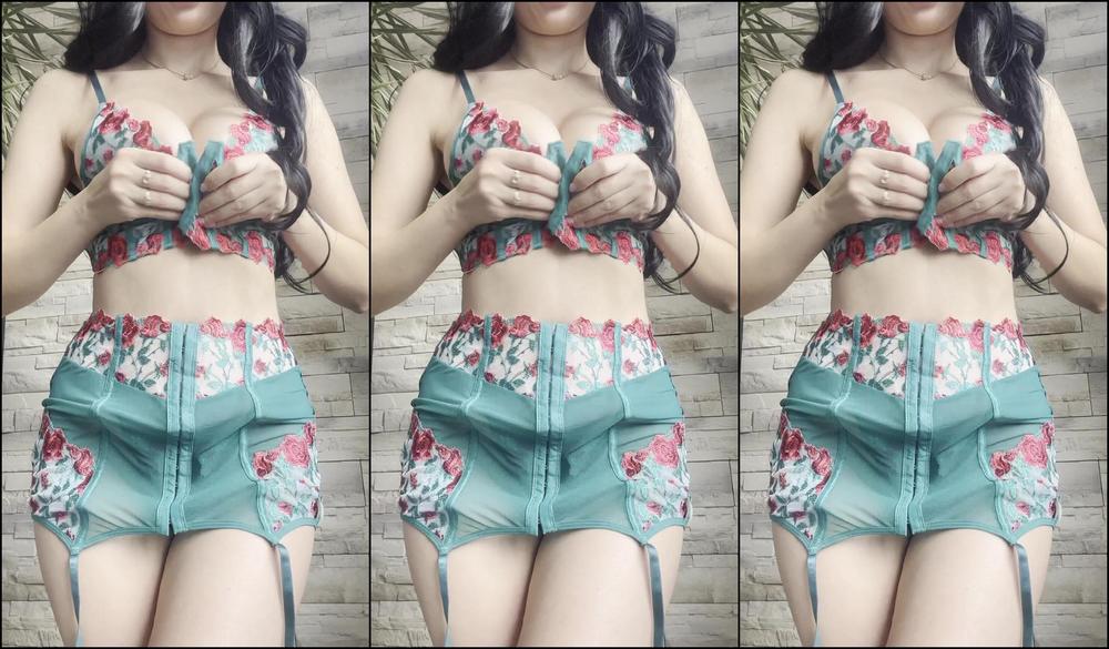 Atomicbrunette18 785