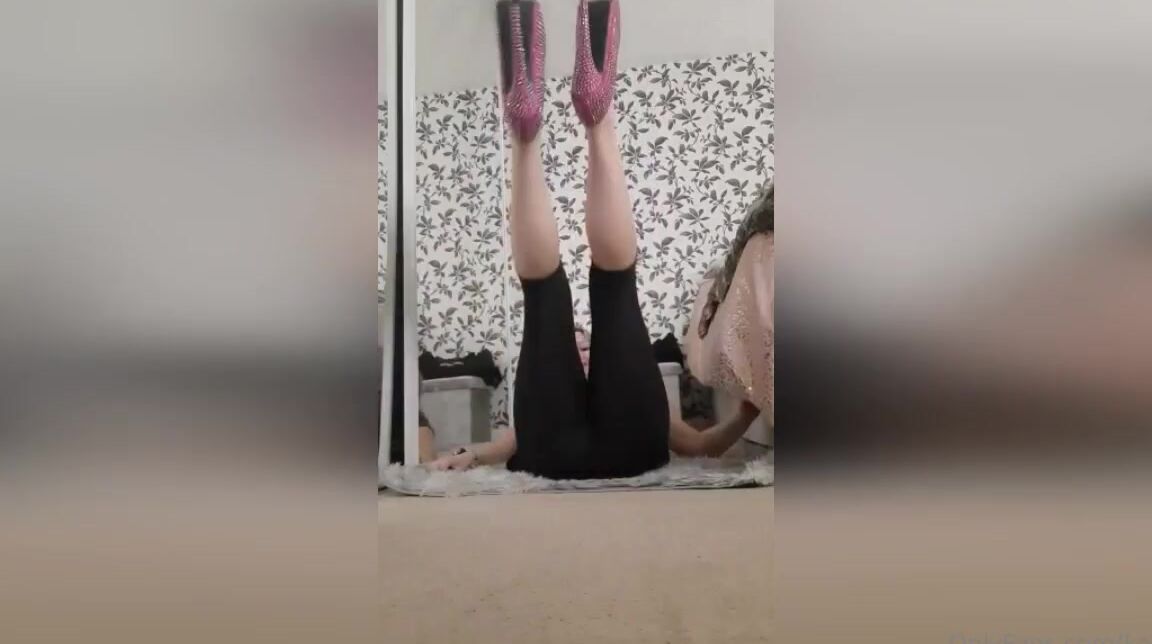 Kaz B Nicknamed Kazbxx Femdom 03 25 2021 Onlyfans Video A Few Leg Exercises To Kickstart Everything