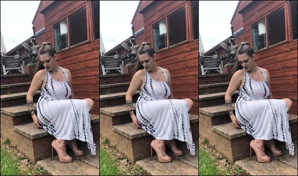 "SuzieLove212" garden, hairy, outdoors, squirt, squirting Hairy Pussy Garden Squirt manyvids