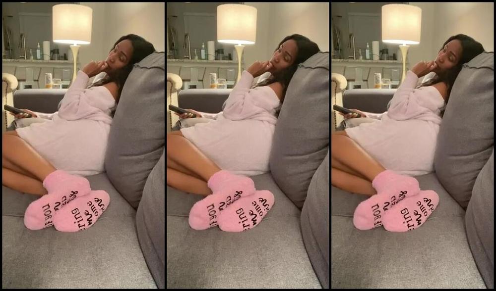 Nicholesole Onlyfans Netflix White Claw Sofa Socks Solesp