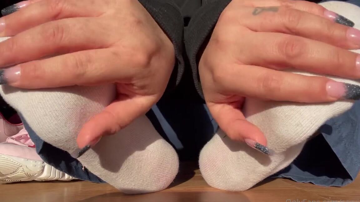 Servingbarefeet Aka Servingfet Onlyfans 0Hnxkmsmw5O0V8Nadk8H5 Ym