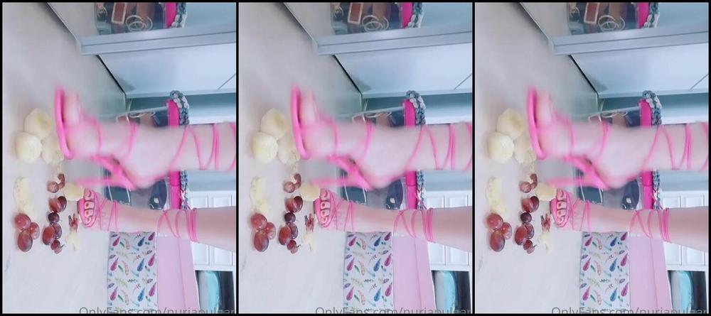 Feetvampire Nicknamed Feetvampire Onlyfans Aplastando Frutita Con Mis Pies Crushing Fruit With My Feet