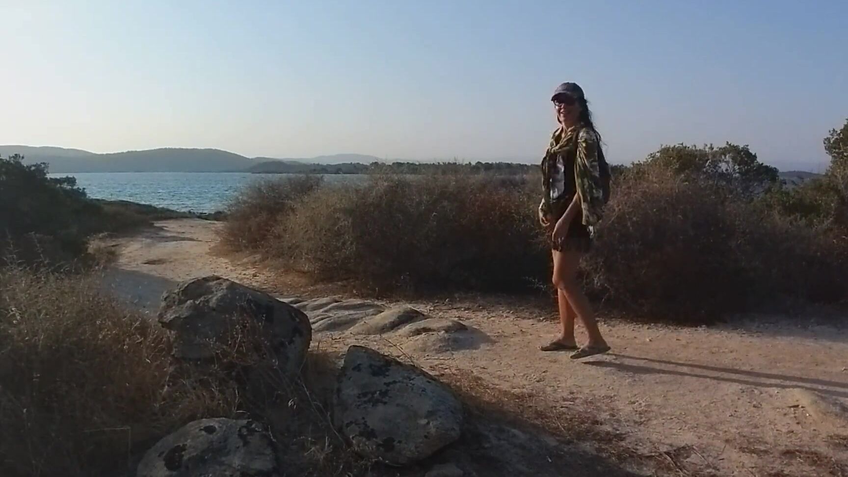 dream4angel always no panties in my way to the beach piss on orange at sun set Pornhub