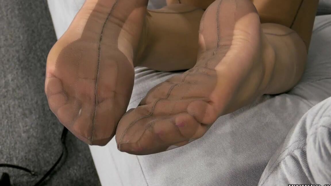 Liza Rowe and Her Beautiful Legs_1 SiteRip