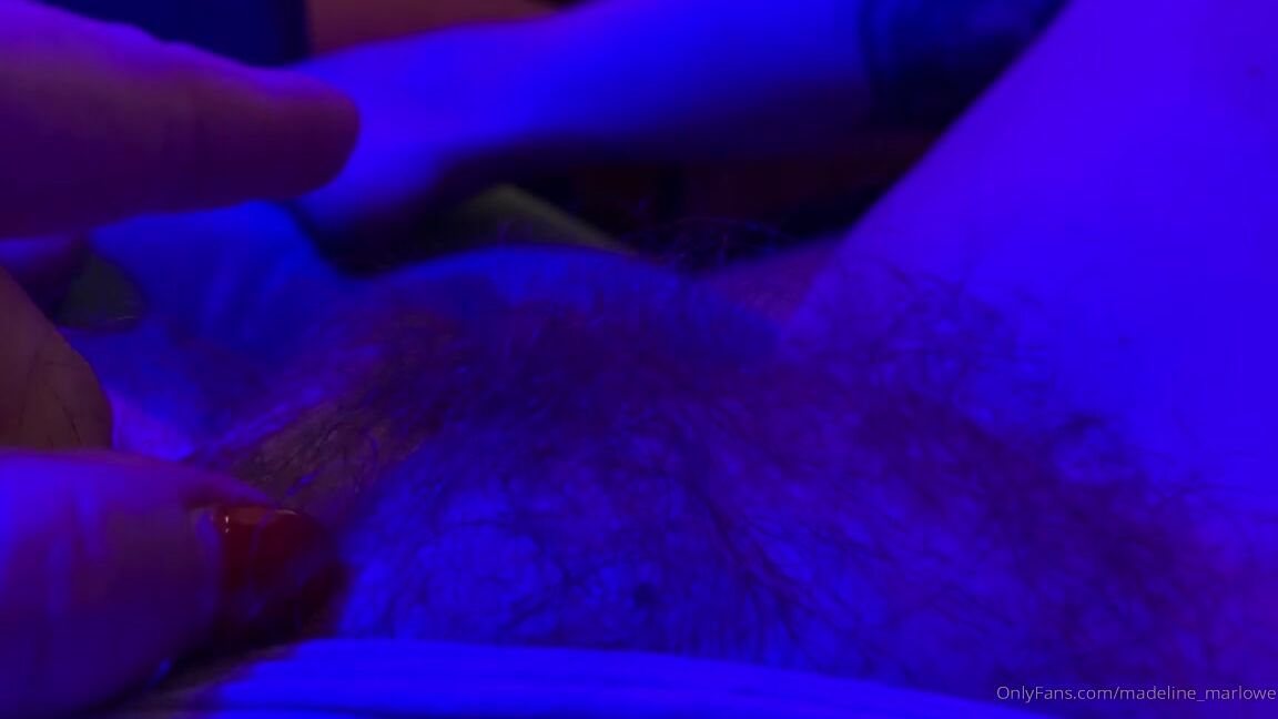 Maitresse Madeline Marlow New Experiment Headphones On Addicted To Twerk An