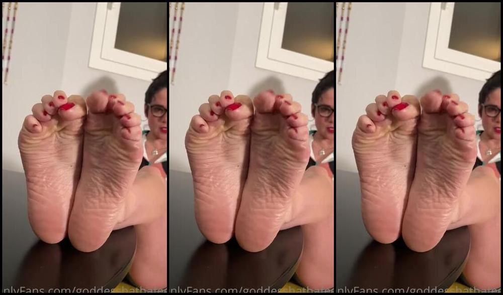 Goddess Hatha Espanol Nicknamed Goddesshathaespanola 04 15 2023 Onlyfans Video Sexy Oily Wrinkled Soles Feet On The Table Foot Model Miss Hatha Foot Joi