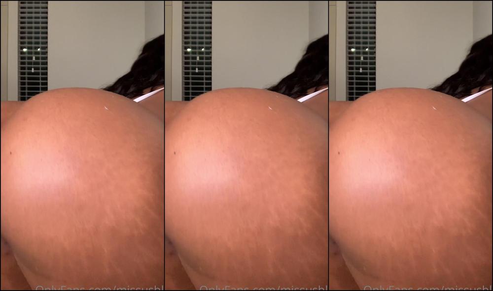 Missusblu Do You Like Videos Of Me Kind Off Guard But Being Half Naked Or Fully Nude Lmk