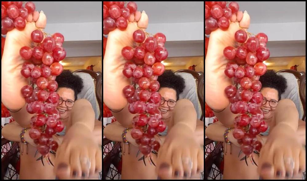 Meryann Aka Solesqueenrd Onlyfans Grape And Feet I Was Doing Some Short Clips When I Was With My Family This One Was There