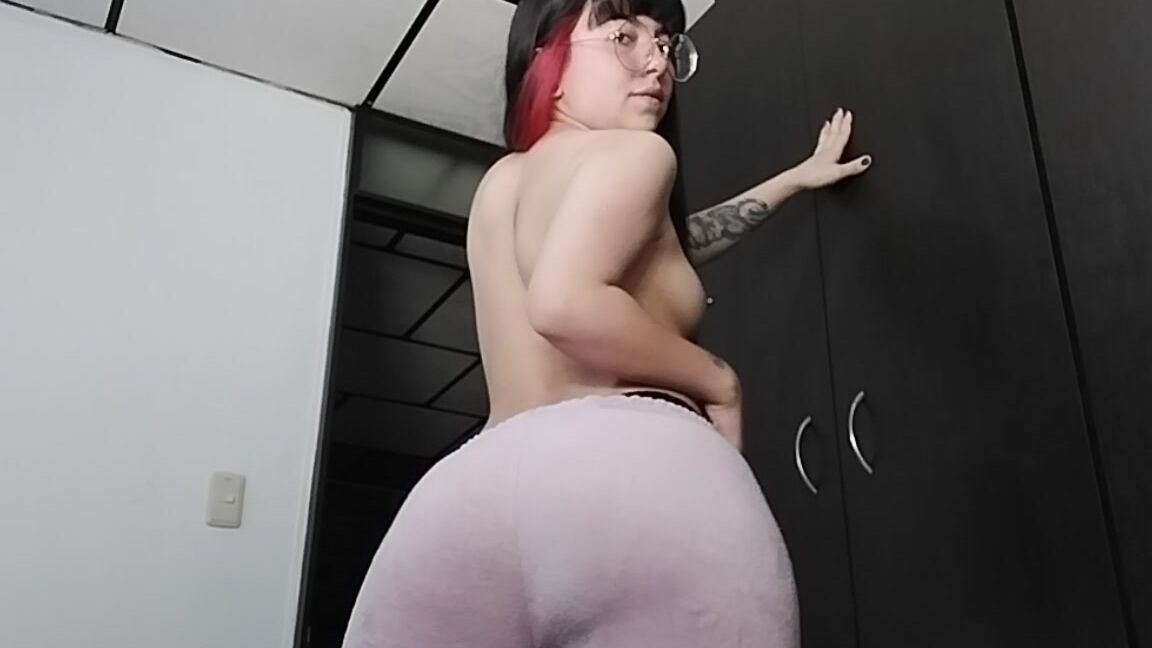 "sweet_katty" assholefetish, assshaking, bigass, pussyplay, pussyspreading I take it off for you manyvids