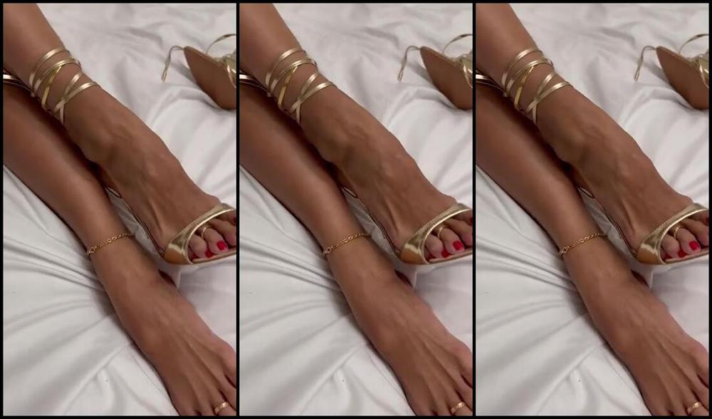 Heels Of Mine Nicknamed Heelsofmine 01 12 2024 Onlyfans Video Did You Miss My Gold Strappy Heels In Bed