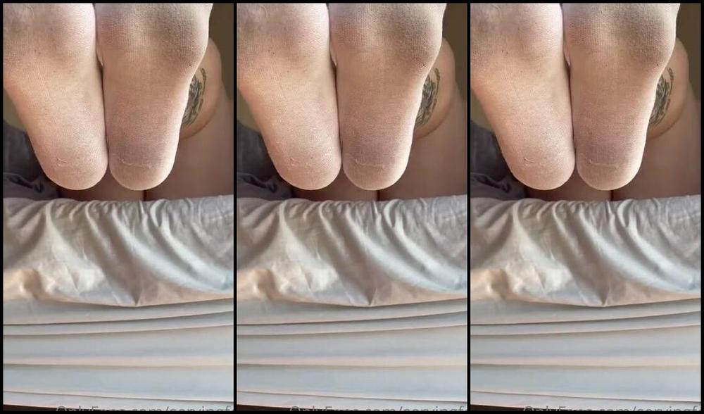 Servingbarefeet Aka Servingfet Onlyfans Before I Go To Sleep After My Long Shift Y All Deserve My Feet