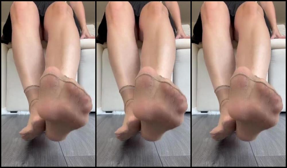 Sarina Jones Nicknamed Sarinajones 08 14 2024 Onlyfans Video Im Wearing Some Patterned Nylons For You