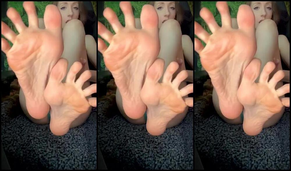 Xomistressmandi Onlyfans After Worshiping My Feet I Got A Little Horny I Wanted To Play With Myself A Little Bit But I
