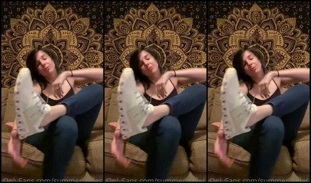Summer Solesis Nicknamed Summer Solesis Onlyfans Another Long Day And Long Sweaty Feet