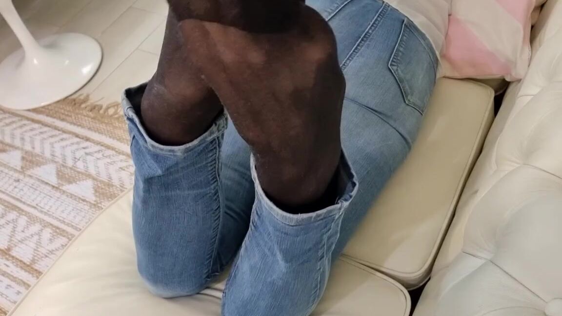 Taija Berryhill Nicknamed Taijaberryhill 10 09 2023 Onlyfans Video Toes Pantyhose Socks Soles Jeans And You