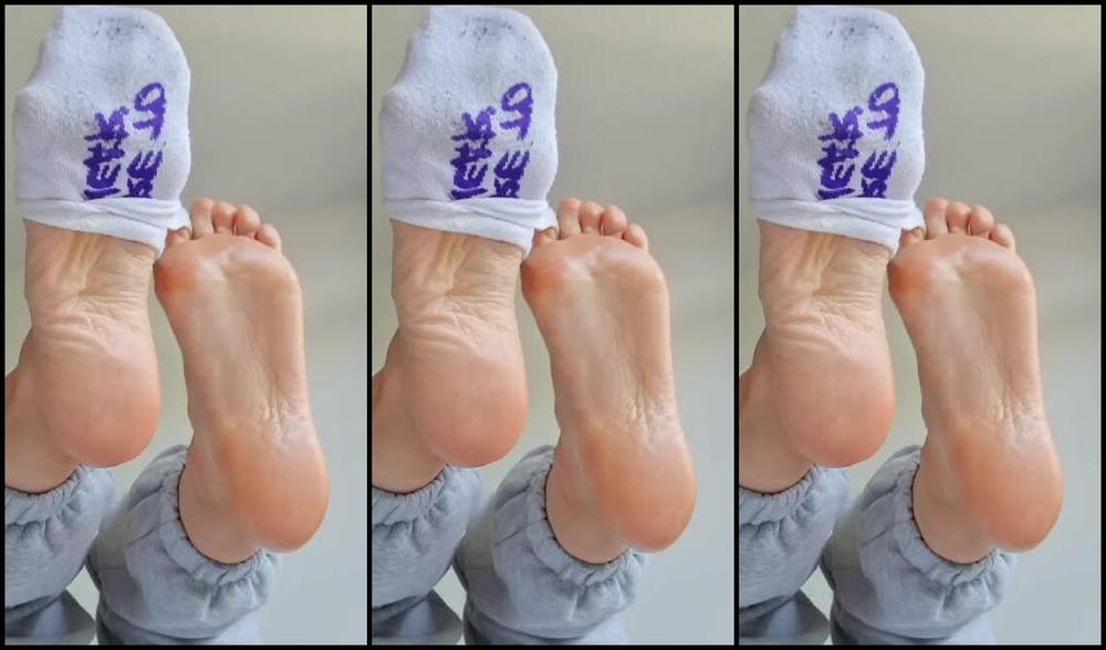 Sofiastoe Aka Sofiastoes Onlyfans Just Came Back From Gym Sweaty Socks And Delicious Soles Anyone