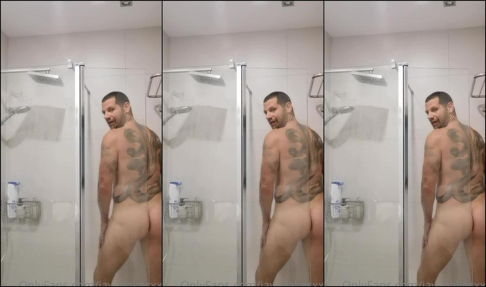 Jaysnakesxxx A Little Solo Chat In A Friends Shower Showing Off My Peachy Bum Also