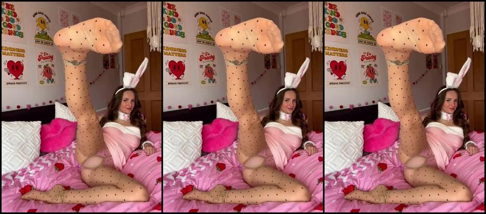 Babebarefootofficial Onlyfans Would You Say I M Fuckable In This Outfit Cause I M Ready For You To Bend Me Over 4P