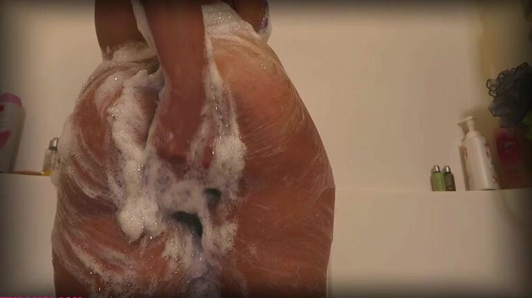 Pretty Bambi Bubble Butt Fart