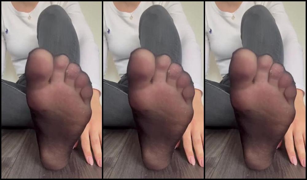 Sarina Jones Nicknamed Sarinajones 08 06 2024 Onlyfans Video Im Taking Off My Boots To Present You My Black Nylon Soles